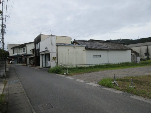 売地（更地渡し）東町  南東向き平坦地。 広さ約78坪